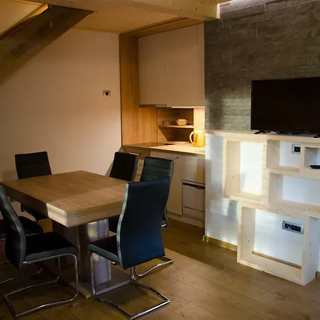 Apartmaji Rajska Ptica Lägenhet *